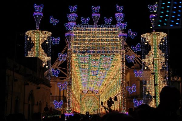 Ricami di luce alla Festa di Santa Domenica