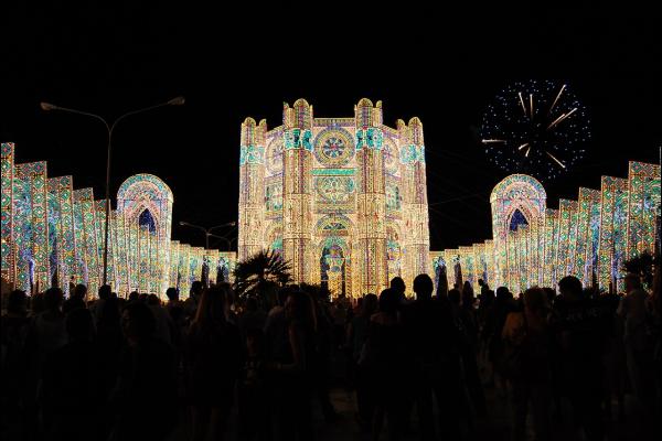 Ricami di luce alla Festa di Santa Domenica